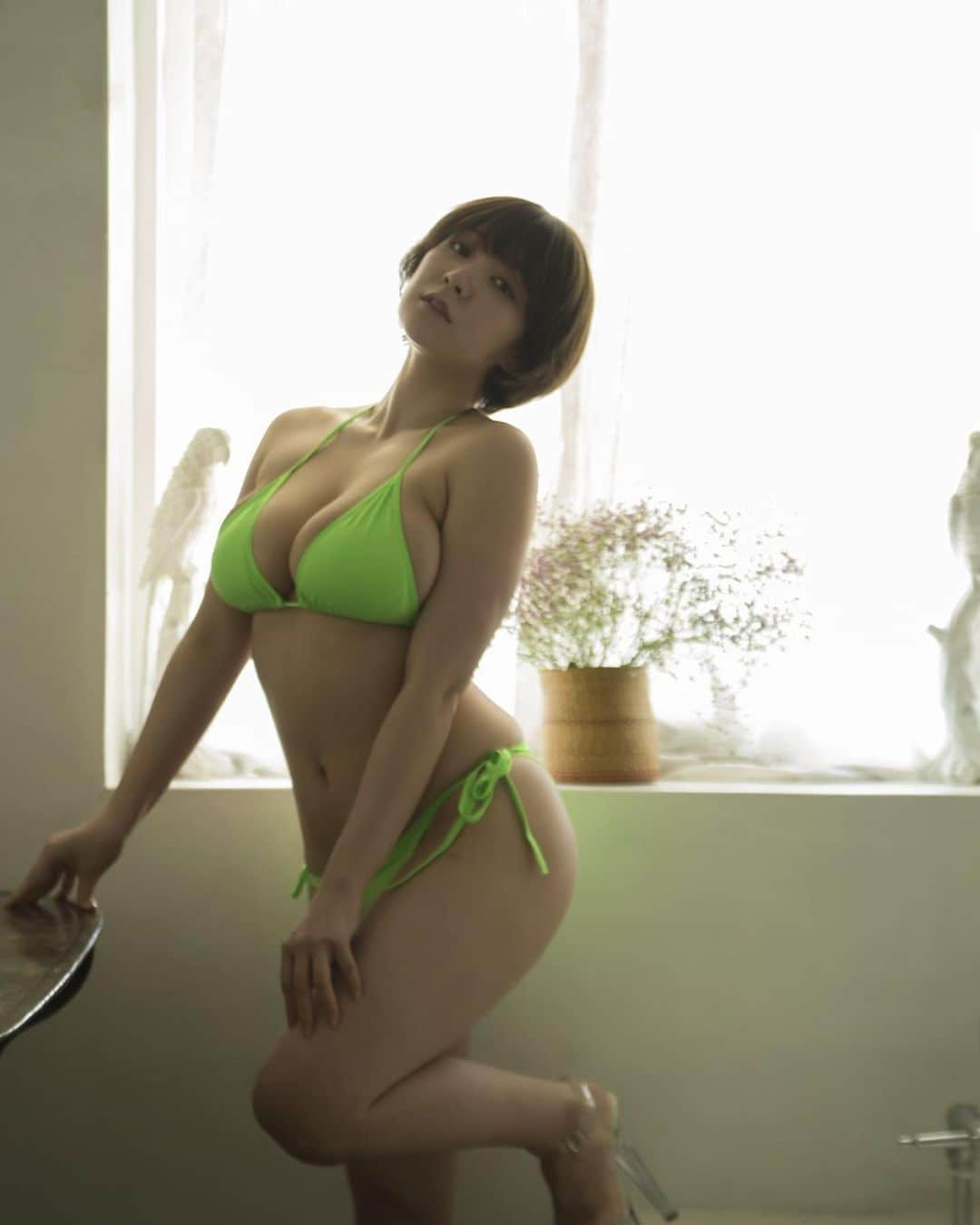 紺野栞さんのインスタグラム写真 - (紺野栞Instagram)「いい夢見てね？ . . . . #グラビア #gravure #그라비아  #일본 #sexy #섹시 #japanesegirl #japan  #love #followme #sexy  #swimwear #水着 #likeforlikes  #グラドル #グラビアアイドル」5月9日 21時47分 - shiooo1023
