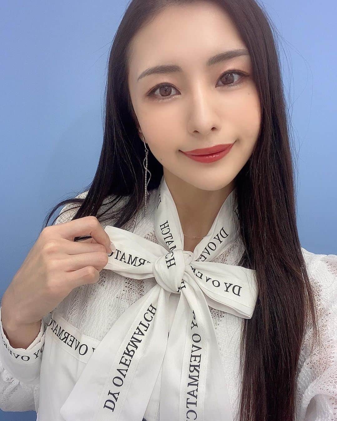 のインスタグラム：「SBC高田馬場院 @sbc__takadanobaba で今人気の美肌治療ヴェルベットスキンを受けて来ました💋✨ 担当は 上田先生 @sbc_m.ueda  ずーっと気になってたけど痛いって聞いて尻込みしてたんだよね🤣 実際にやってみたら痛みは割と平気だった！笑  ヴェルベットスキンはダーマペン4で肌に極小の穴をあけた所にマッサージピールを浸透させることで、通常よりもピーリングの効果を高めることができます🧸💭 本当にツヤツヤになるって聞くのでダウンタイム明けが楽しみ❤️  今回はヴェルベットスキンの後にベビースキンという薬剤を入れてもらいました‪*ˊᵕˋ* ダーマペン4の薬剤の中で1番人気で、ヴェルベットスキンと組み合わせると更に効果が高まるとのこと🌷  ベビースキンは肌の衰え、毛穴の開き、くすみ、しわ、ニキビ跡など、あらゆる肌のお悩みにアプローチできるので、定期的なメンテナンスとして続けていきたいな🥀  @sbcbeauty_official   #ヴェルベットスキン #ダーマペン #ベビースキン #最安値と言えばSBC湘南美容クリニック #二重術と言えばSBC湘南美容クリニック #ヴェルベットスキンと言えばSBC湘南美容クリニック #美容整形と言えばSBC湘南美容クリニック #SBC湘南美容クリニック #SBC湘南美容クリニック高田馬場院 #SBC高田馬場院 #湘南美容グループ代表相川佳之 #湘南美容クリニック #湘南美容外科 #美容皮膚科 #美容医療 #整形 #小顔 #毛穴 #美容クリニック #美容整形 #プチ整形 #pr」