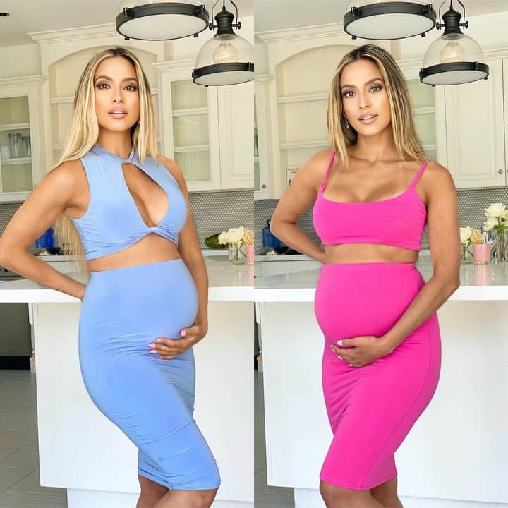 Sarah Mundoのインスタグラム：「Mothers Day Gender reveal!  Swipe for gender 💙💖  Thnx @rose.box.nyc for my Mothers Day jewelry box gift and being a part of my reveal! 💕💕  #MothersDay #pink #roses #genderreveal #NYC」