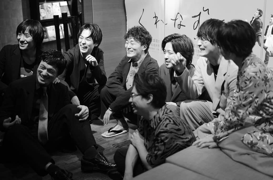 若葉竜也のインスタグラム：「公開延期中だった  映画「くれなずめ」  5月12日（水）に公開が決まりました。 よろしくお願い致します。  待ってくれてた方々、お待たせしました。  この映画を知らなかった方々、こんな映画があります。  こんな時代ですが、映画館で観て欲しい　と、強く強く思います。 #くれなずめ #松居大悟 #成田凌 #若葉竜也 #浜野謙太 #藤原季節 #目次立樹 #高良健吾 #トータス松本 #ウルフルズ #ゾウはネズミ色」