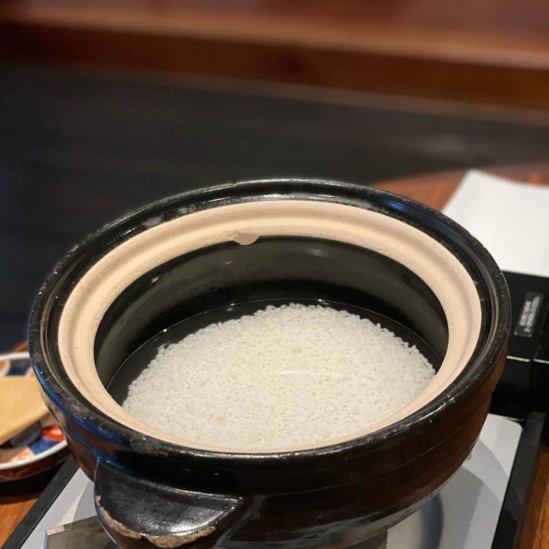 西岡剛さんのインスタグラム写真 - (西岡剛Instagram)「山菜を食べ尽くす🤩 発酵部屋には何種類もの作品がたくさん😱  #西岡剛」5月10日 17時43分 - tsuyoshinishioka_official