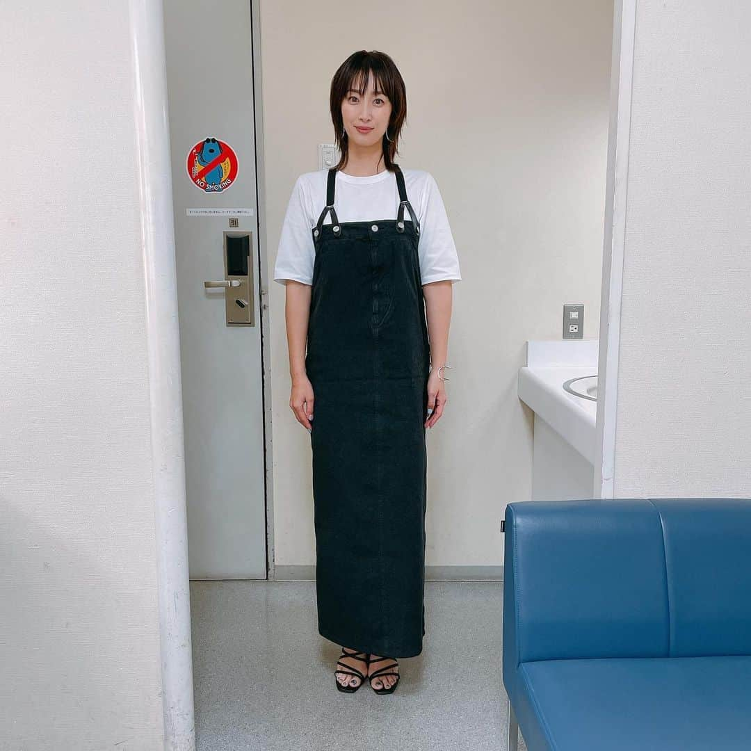 坂下千里子さんのインスタグラム写真 - (坂下千里子Instagram)「ノンストップ衣装 .  衣装 @curensology  . 今日の笠原さんのアジフライトマトソースとっても美味しくて本番終わってからおかわりしました。#内密にお願いします #ご馳走さまでした」5月10日 17時48分 - chiriko_sakashita_official