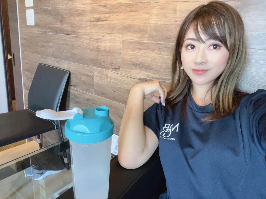青木茉里奈のインスタグラム：「🍃 今日は、夜ではなくて朝トレ🏋️‍♀️☀️ 気持ちいい..✨✨ 筋力UPしているのが感じられると本当に嬉しい🙌🏻✨ これからコースへ行って来ます⛳️🏌️‍♀️ _ _ _ _ _ _ _ _ _ _ _ _ _ _ _ _ _ _ _ _ _ _ _ _ _ _ _ _ #training #トレーニング #朝トレ #golf #ゴルフ」