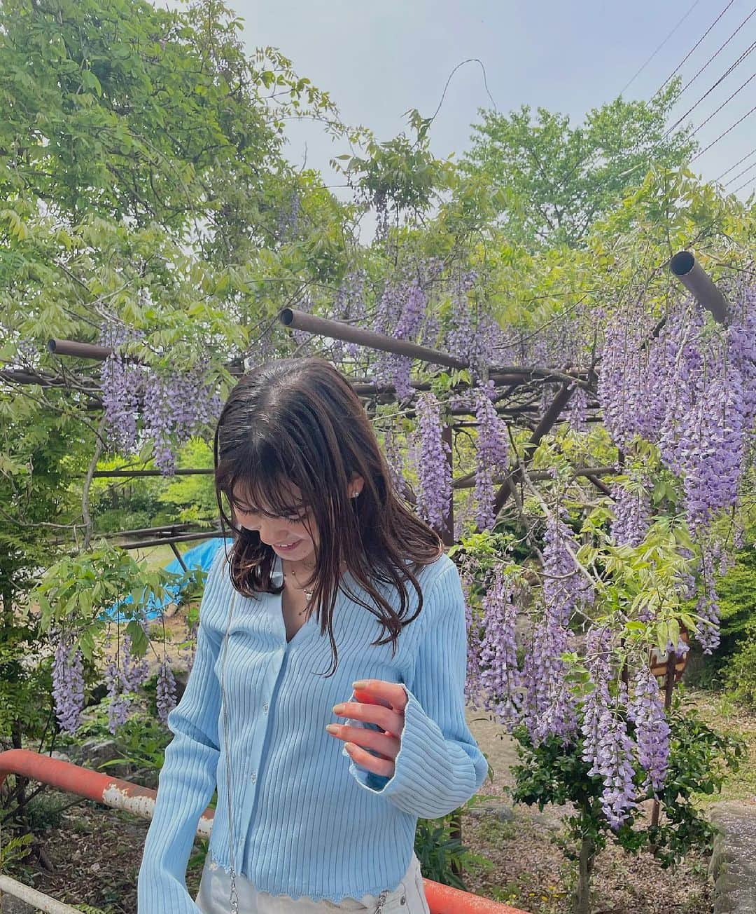 愛花さんのインスタグラム写真 - (愛花Instagram)「お花と自然がいっぱいだと心落ち着く💐」5月10日 12時15分 - hi_erica_official