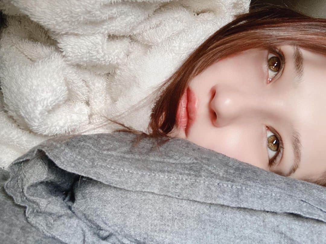 のインスタグラム：「♡♡♡ · · · 目覚めてから2時間くらいずっとこの状態」