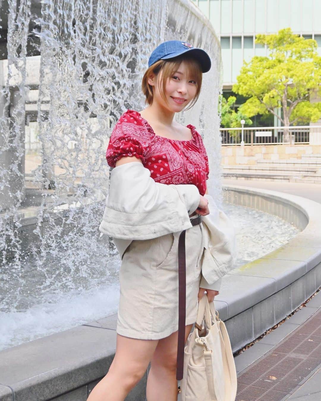 塚田綾佳のインスタグラム：「涼しいよ🤍🕊 ・ ・ #彼女とデートなうに使っていいよ #SNS用レンタル彼女  #ぽん散歩　#お台場 #odaiba #東京テレコムセンター駅 #portrait  #あやぽんコーデ #155cmコーデ #Sサイズモデル #Sサイズコーデ #ユーディロイ  #インスタグラビア #girl #ショートカット女子 #泳衣系列 #model  #shooting #셀카 #미소녀 #일본인 #非常好 #摄影 #塚田綾佳」