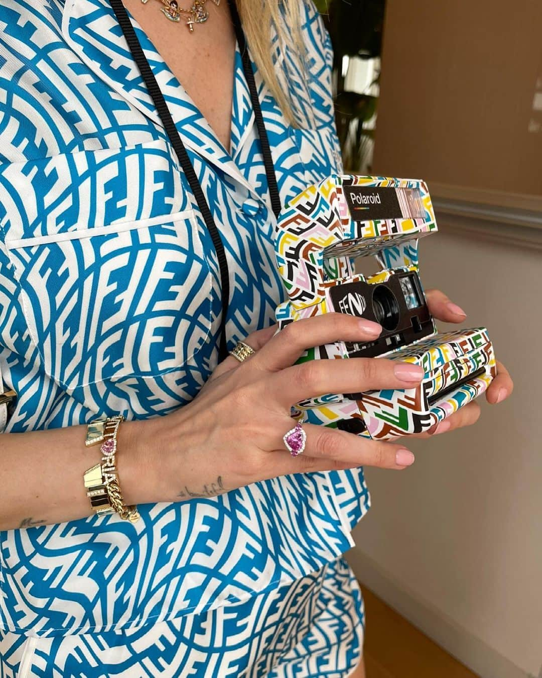 キアラ・フェラーニさんのインスタグラム写真 - (キアラ・フェラーニInstagram)「100% ready for Summer 🌊 Wearing @fendi new FF Vertigo collection #FendiSummerVertigo ☀️#adv」5月10日 18時37分 - chiaraferragni