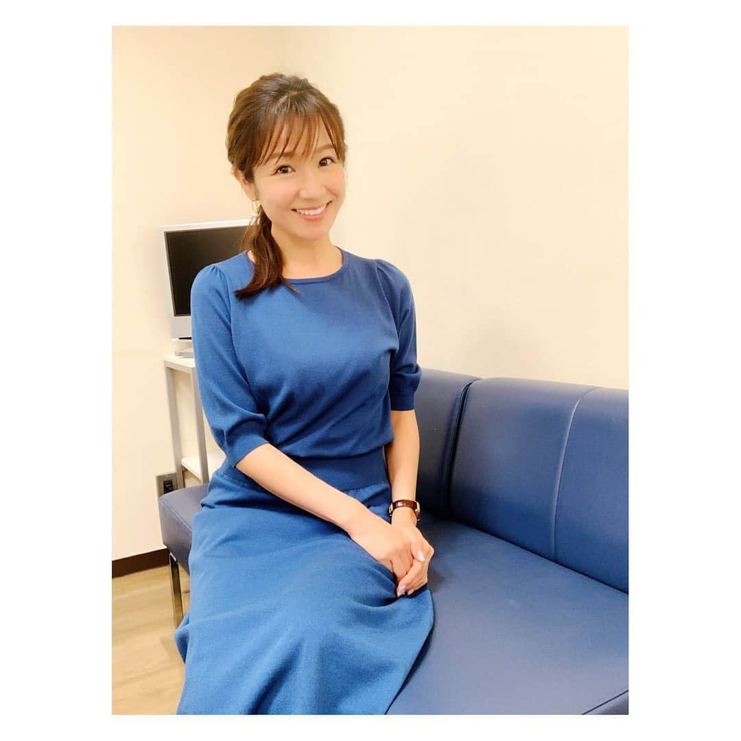 長野美郷さんのインスタグラム写真 - (長野美郷Instagram)「翌日のわたし。 火星に続き、この日は楽屋のソファと同化しておりました🛋😂  青、大好きです。 ワンピースです😊  #プライムニュース #ありがとうございました #いよいよ狙ったことにしておこう 😎 #擬態 #今週もよろしくお願いします 💕」5月10日 18時38分 - misato_nagano_1127