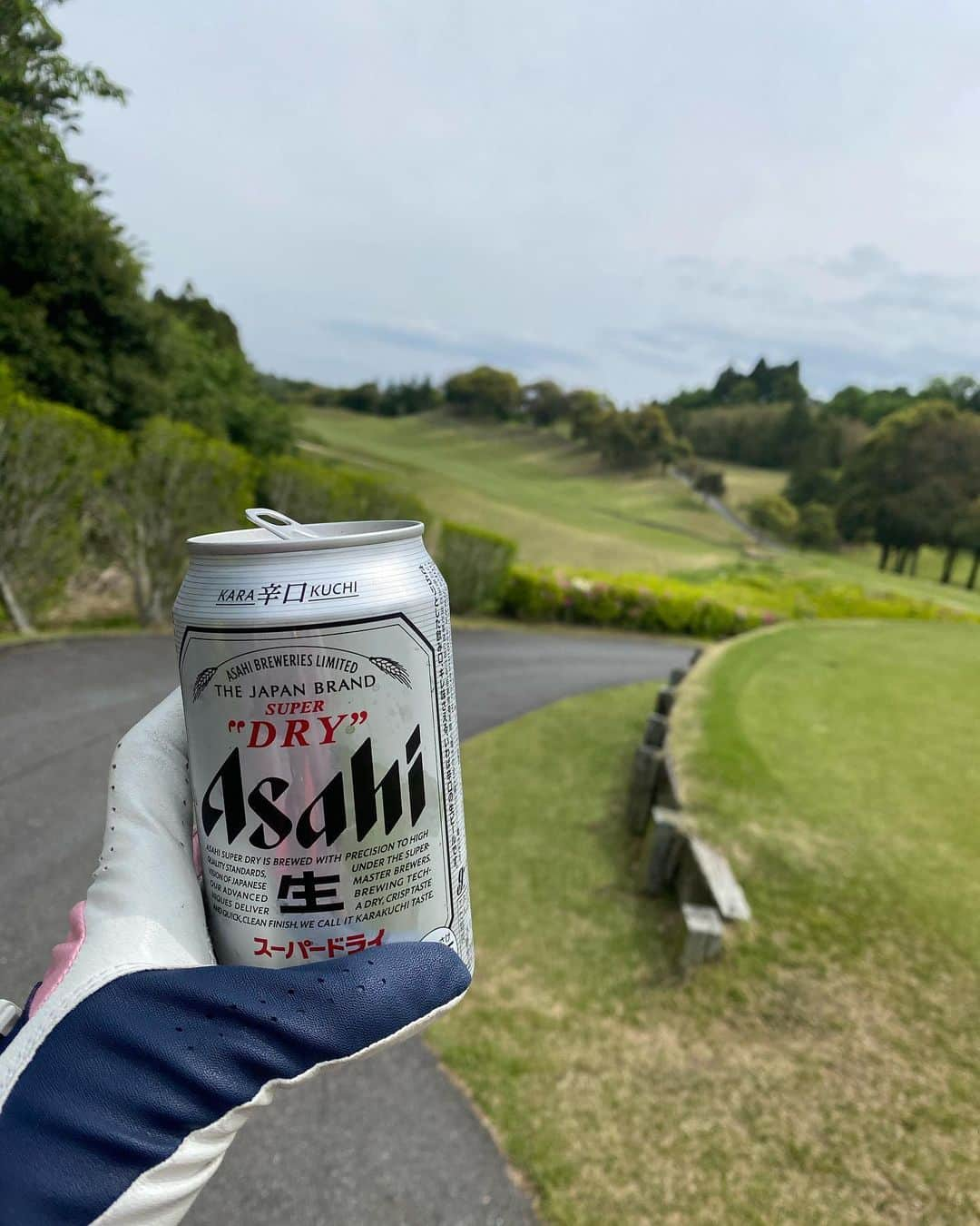 杏さゆりさんのインスタグラム写真 - (杏さゆりInstagram)「ゴルフ🏌️‍♀️❤️✨ かなりの時差投稿ですがwww . このウエアお気に入りすぎてもぅ10年くらい着てる😂 . このくらい気に入るウエアが欲しいなぁあああ。。。🙄🙄🙄 今回のスコアは 激ムズコースだったけど自分平均はキープしたので 個人的によし！www . こんな激ムズコースなかなか無いで！ ってくらいグリーンはよめないし。。。 はぁ。。。 日々精進ですな🙄 w . #ゴルフ　#golf #ゴルフ女子　#golfgirl  #杏さゆり　#SayuriAnzu」5月10日 20時37分 - anzu_sayuri_official