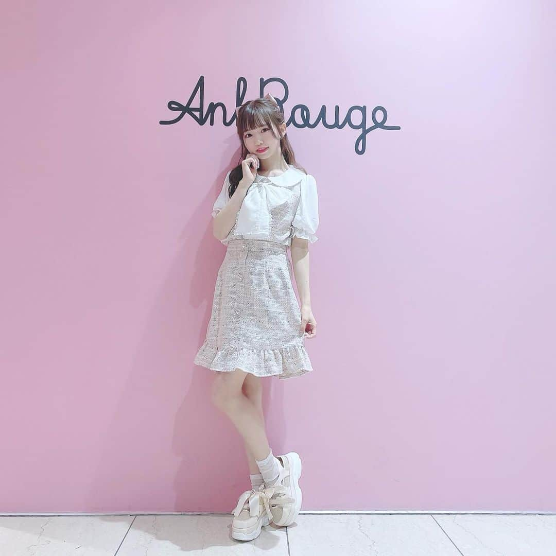 畑美紗起さんのインスタグラム写真 - (畑美紗起Instagram)「かわいい @ankrouge_official さんの お洋服を着させていただきました🎀💕💕  ヘアりぼんから靴までぜんぶ🌸✨  オレトクナインの瞳キラキラの MVで着させていただいた衣装∩^ω^∩  いつもよりラブリーかな？🥰 似合ってる？？？🥰  #ankrouge #ラストアイドル #畑美紗起 #ファッション #ファッションコーデ #オレトクナイン  #瞳キラキラ #衣装 #ミュージックビデオ #ハーフアップ #ハーフアップアレンジ #mv #fashion #musicvideo #shooting #me #instagood #dailylook」5月10日 21時15分 - miiicha_0327