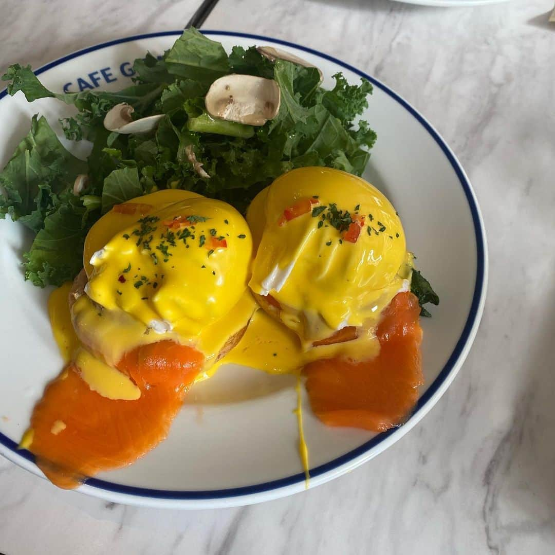 相原百花さんのインスタグラム写真 - (相原百花Instagram)「. 📍Cafe Gitane New York . 🥞🥚🍔🍰 どれもおいしい〜〜🤤🤍 . 海外旅行に行きたい🇺🇸 . #gitannewyork#cafegitane#cafe#newyork#interior#interiordesign#cafeinterior#恵比寿カフェ#東京カフェ」5月10日 21時56分 - mo__95__6