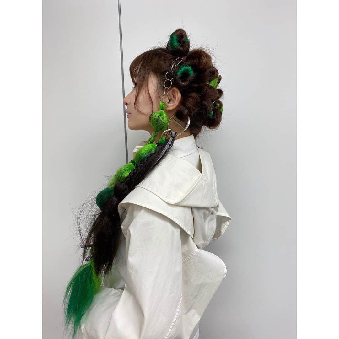 石川翔鈴さんのインスタグラム写真 - (石川翔鈴Instagram)「. TAYA Hair Make Show📸🟢  #麻生美容専門学校 #麻生専門学校 #TAYA」5月10日 22時48分 - karen__i328