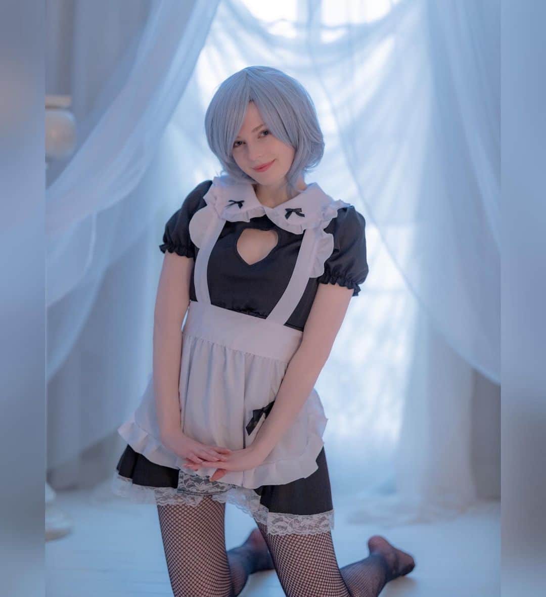 Ella Freyaのインスタグラム：「Happy Maid Day ~   I posted a BIG set of maid pictures on my Patreon 😊 please check it out if you like.  　 今日はメイドの日です　！ メイドコスの写真をたくさんPatreon で投稿しましたよ　^_^ よかったらチェックしてください　~ プロフィールにURLがあります。 Photographer 写真家: @hc_pht」