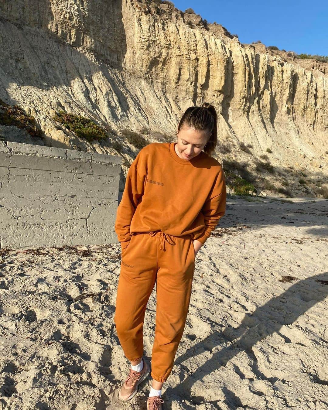 マリア・シャラポワのインスタグラム：「Stay-cation ☀️」