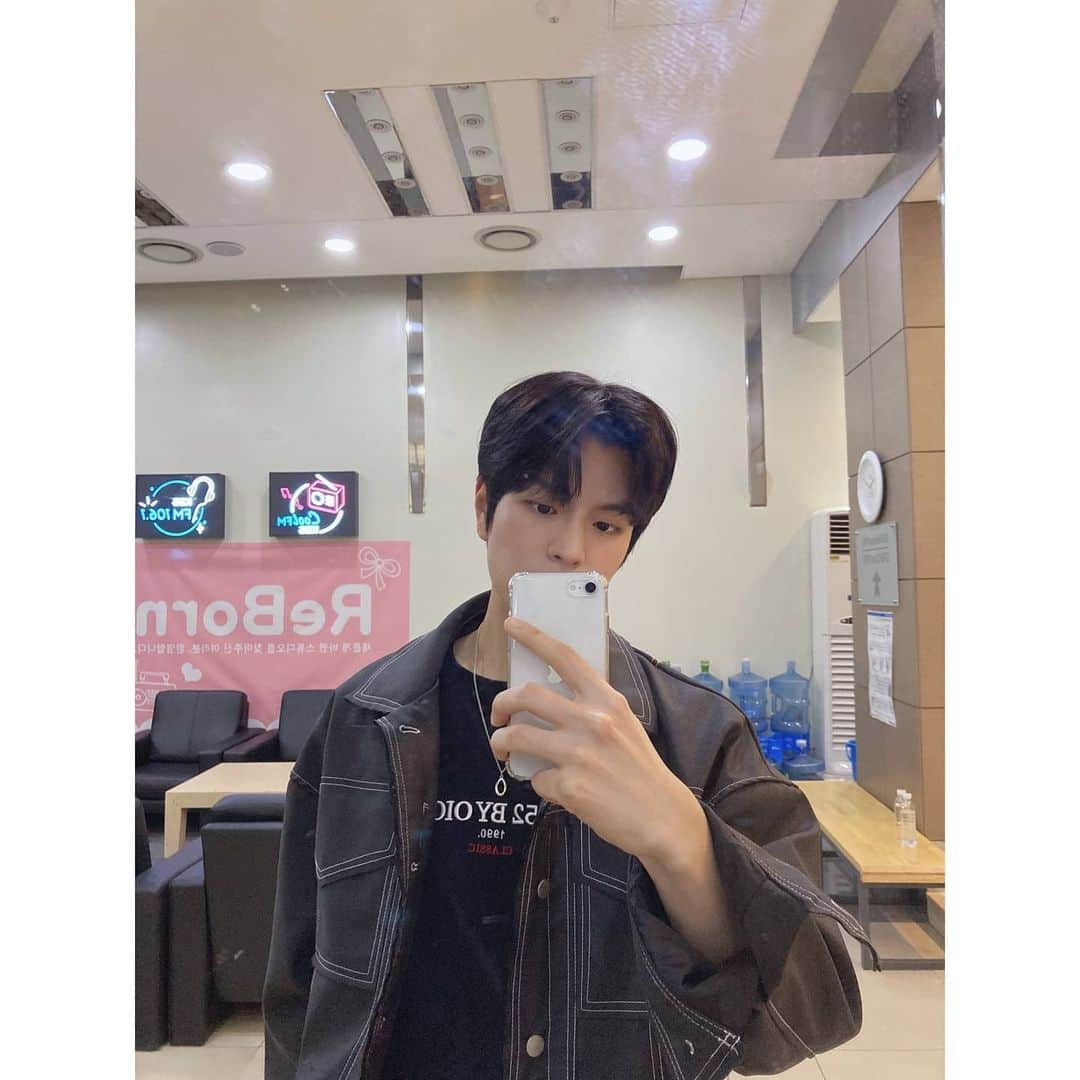 Stray Kidsさんのインスタグラム写真 - (Stray KidsInstagram)「10장 꾹꾹🥰  #승스타그램 #데키라」5月11日 0時05分 - realstraykids