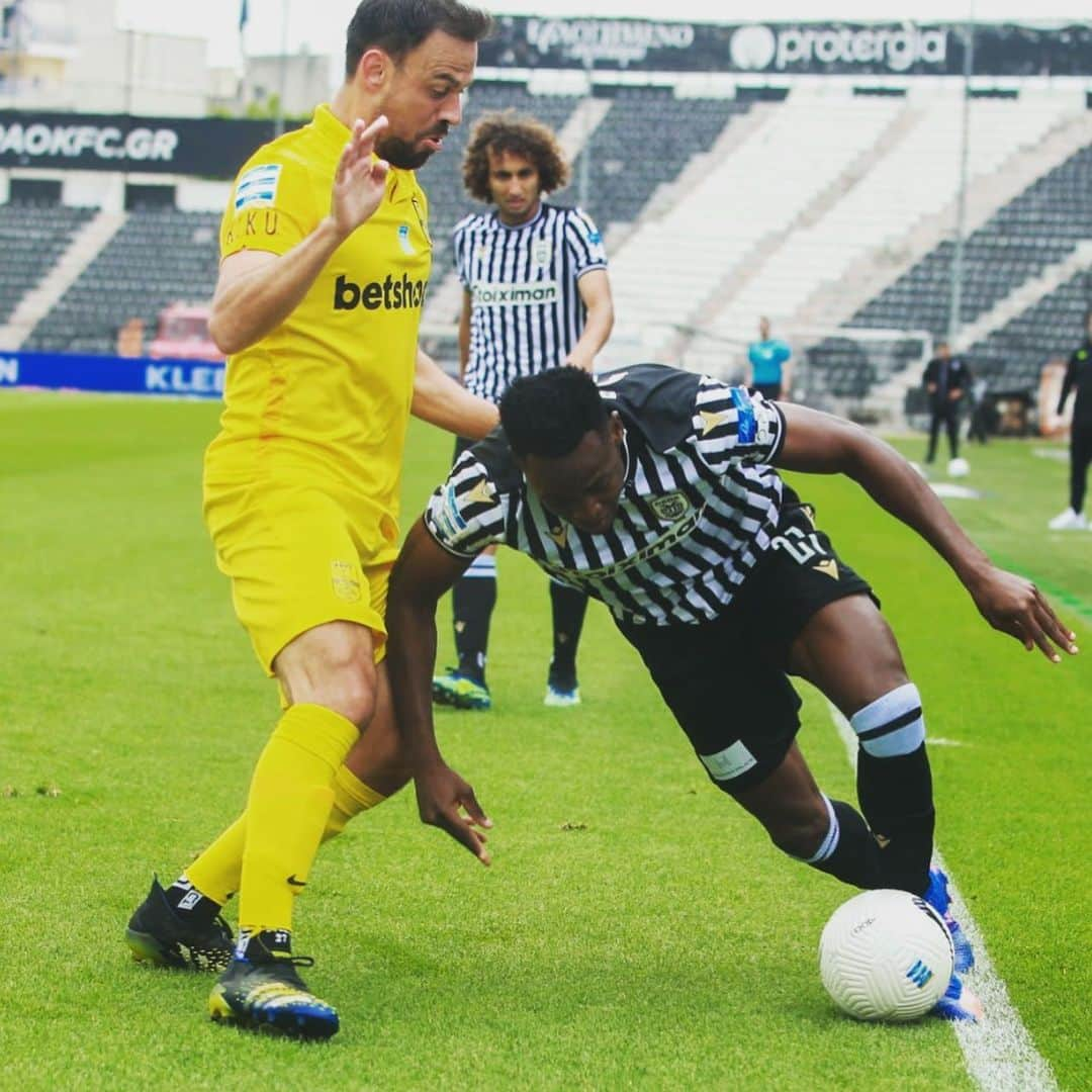 アブドゥル・ラーマン・ババさんのインスタグラム写真 - (アブドゥル・ラーマン・ババInstagram)「Another 3pts at home..#paokfc#⚫️⚪️」5月11日 1時16分 - baba_rahman_