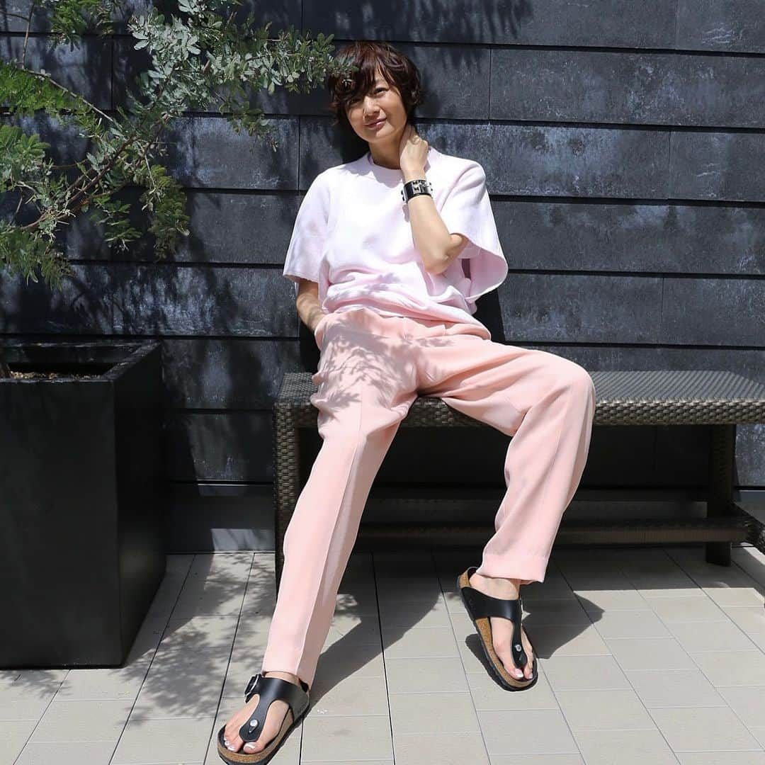 富岡佳子さんのインスタグラム写真 - (富岡佳子Instagram)「#onemilestyle 💗💗💘 #gift #norc#ジョーゼットストレートパンツ」5月11日 8時14分 - yoshikotomioka