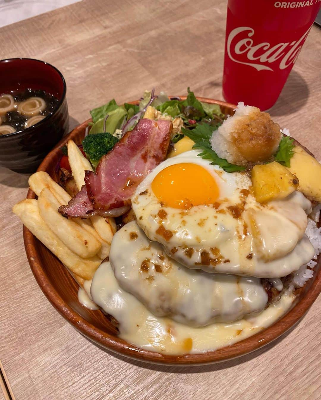 桃乃木かなさんのインスタグラム写真 - (桃乃木かなInstagram)「ディッシャーズでオリジナルマイディッシュ🍽  自分の好きな物を好きなだけトッピング出来るので楽しかった〜!!  #ディッシャーズ #新宿住友ビル店」5月11日 21時20分 - kana_momonogi