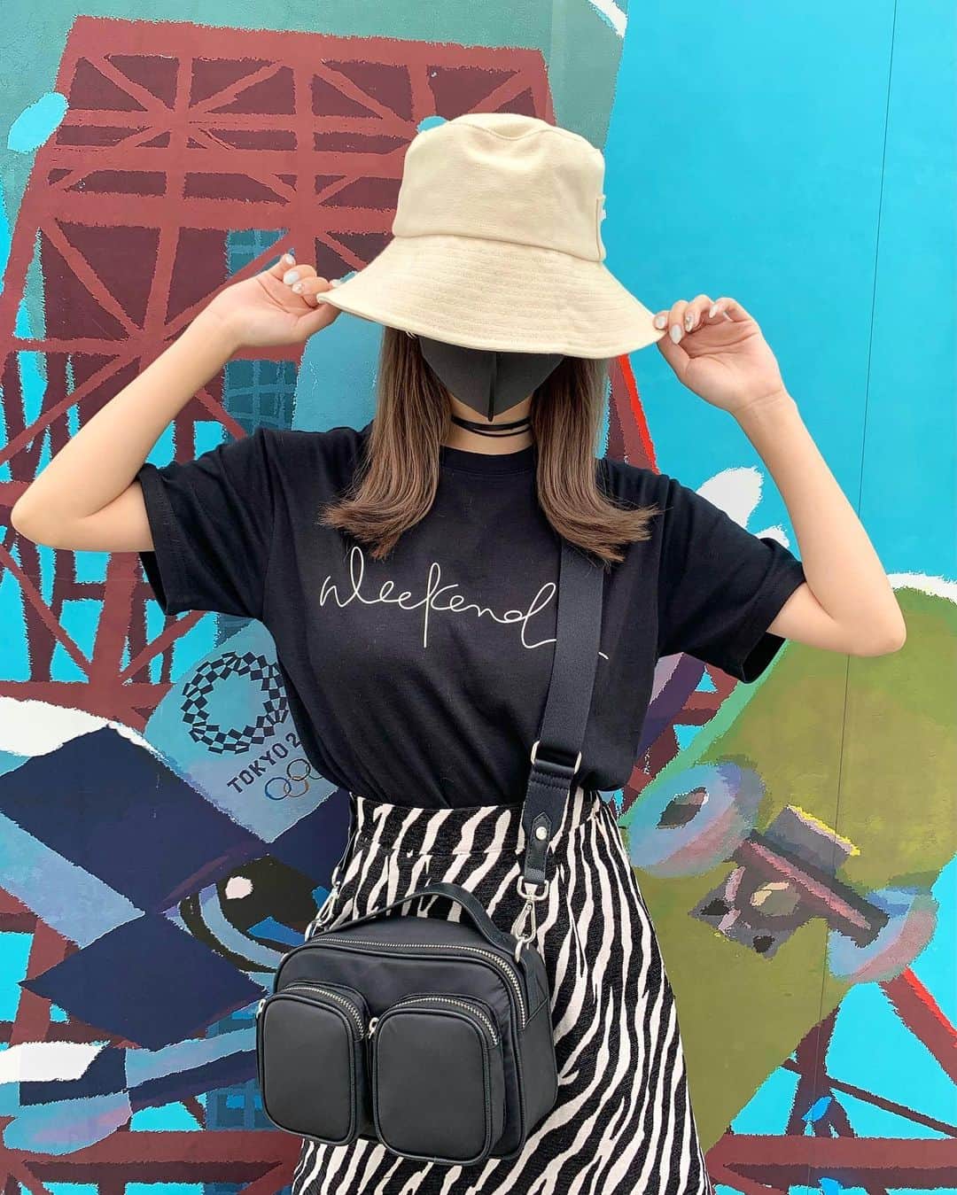のインスタグラム：「ダウンタイムの時は 深めなバケハが助かります☺️💓 (@bae.select )だよ！ . 帽子/(@bae.select ) Tシャツ/グレイル スカート/spiralgirl 鞄/H＆M . 今日はカジュアルにしてみた めちゃくちゃ楽ちん＆プチプラコーデだよん🤞💕 . #今日のコーデ #コーディネート#code#築地#築地ランチ #バケハ#バケハ女子 #バケハコーデ#ダウンタイム#ダウンタイム中」