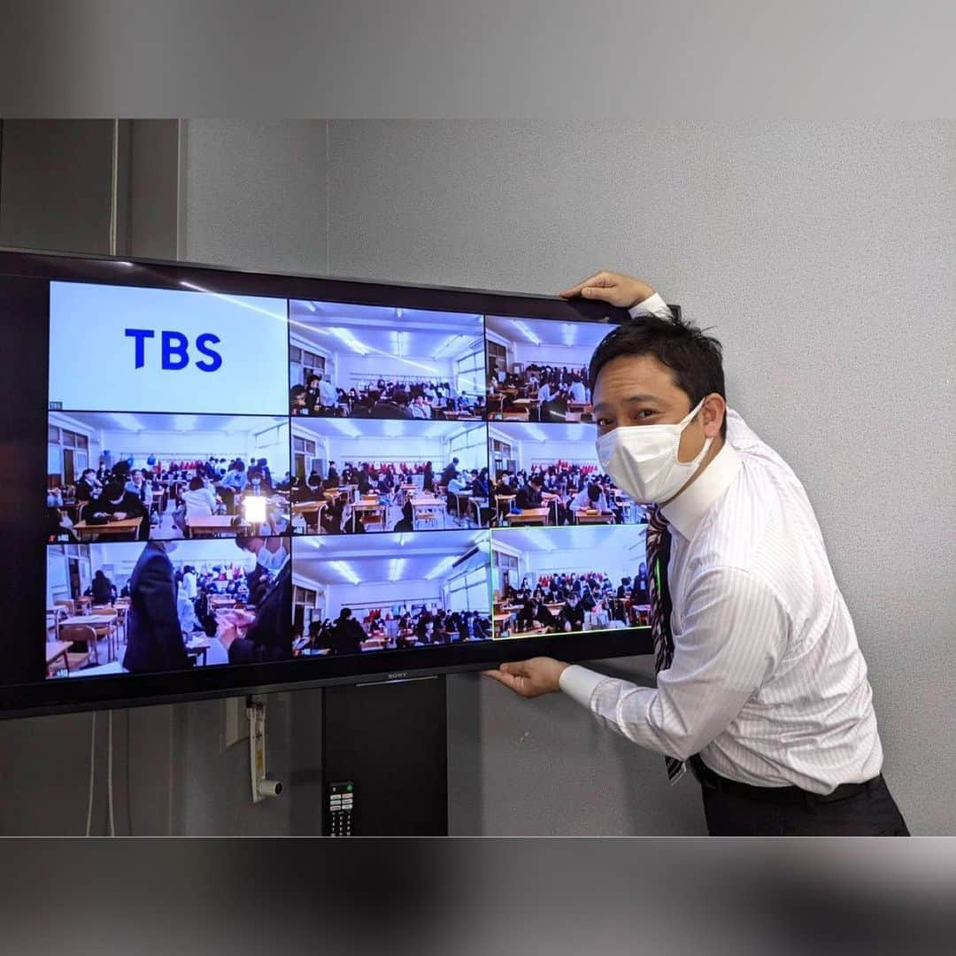 TBSアナウンサー公式さんのインスタグラム写真 - (TBSアナウンサー公式Instagram)「蓮見孝之です！ . 神奈川県立橋本高等学校の皆さんとオンライン特別ホームルームを実施しました！ . ゲスト講師に全盲の大胡田誠弁護士をお迎えし、ニュースについて様々な角度から考えてみました🤔！ . #tbs #アナグラム」5月11日 14時53分 - tbs_annogram