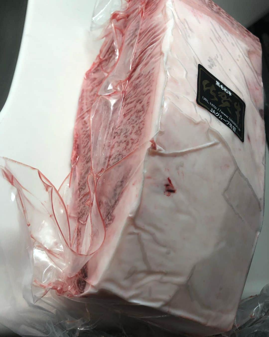山口祥行のインスタグラム：「ガリガリの俺に郡山から肉塊が送られてきた🍖感謝」
