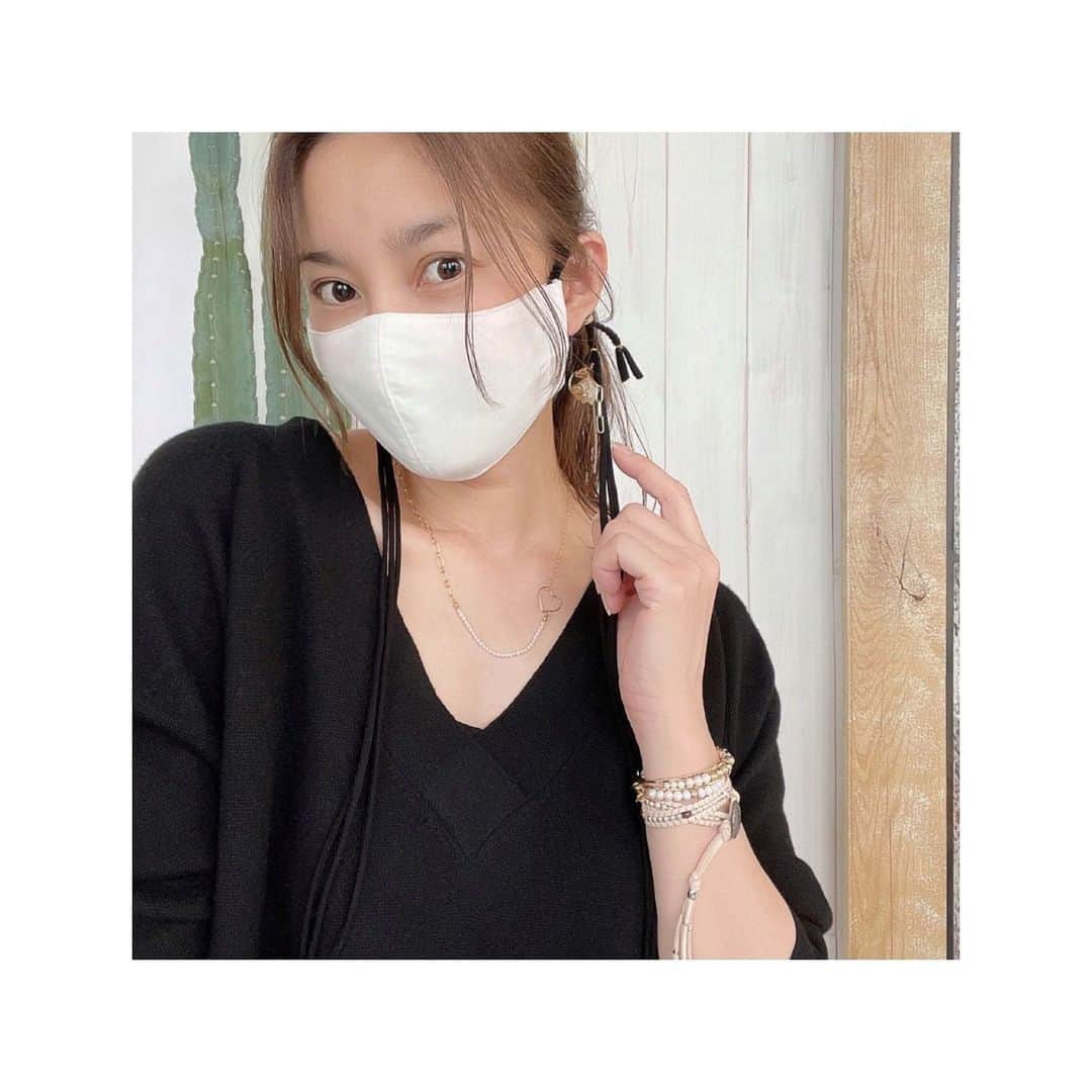 瀬戸朝香さんのインスタグラム写真 - (瀬戸朝香Instagram)「私のお気に入りのマスクブランド、 gelato maskにロング紐バージョンが❤︎  マスクもファッションの一つ。  フィルターポケットバージョンもあるし、なんと言っても生地が良い✨  予防もできて、長時間つけていても苦痛じゃないのってイイよね😋  #ファッション #マスク #おしゃれを楽しむ #ロング紐マスク #gelatomask #お気に入り  @gelatomask_hana」5月11日 22時22分 - asaka.seto.official