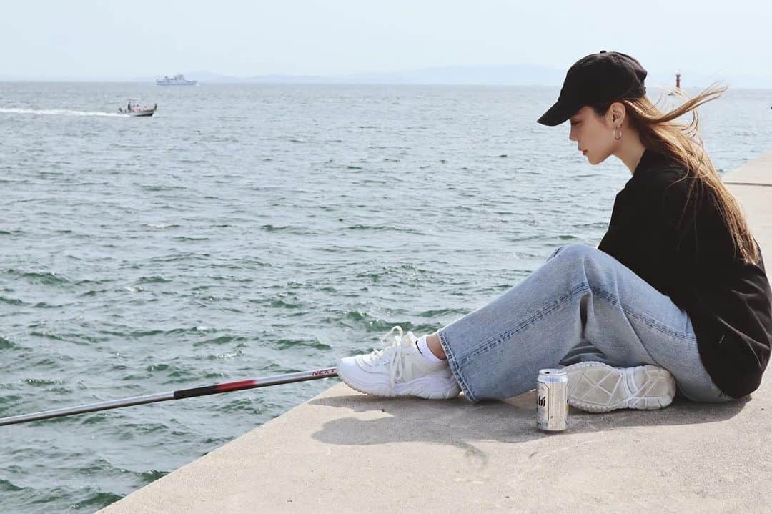 のインスタグラム：「哀愁…  お魚待ち構えてたけど、甘くなかった‪🎣‬」