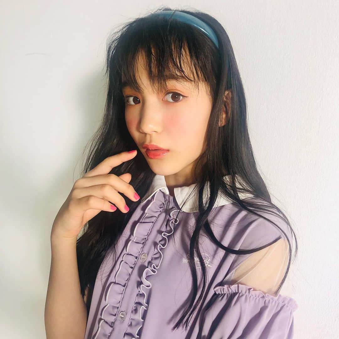 ニコ☆プチのインスタグラム：「💜🦄🍬🍇☂️😈  アイラインちょい長め😉😉 大人サナ🙋🏻‍♀️🙋🏻‍♀️  #石原咲奈 #💜」