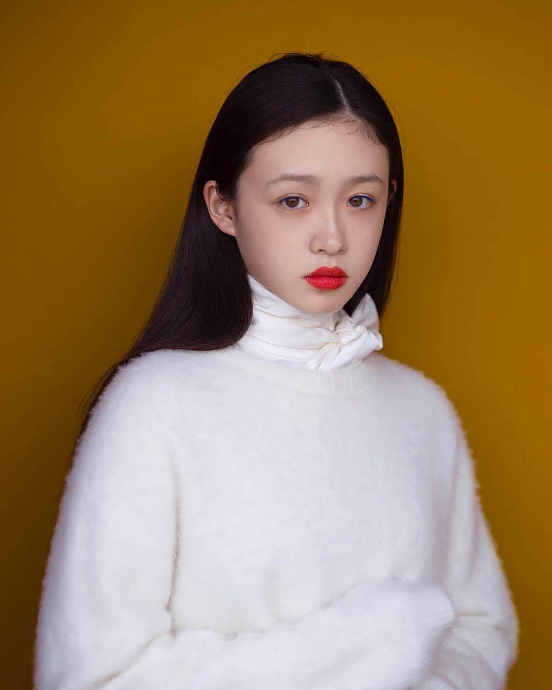 のインスタグラム：「UDAさんの書籍﻿ 『kesho:化粧』﻿ ﻿ make-up/ @uda.kesho @udashi  photographer/ @kaze_give_me  stylist/ @yurikoe  hair/ @noritakabayashi  ﻿ ﻿ #kesho」