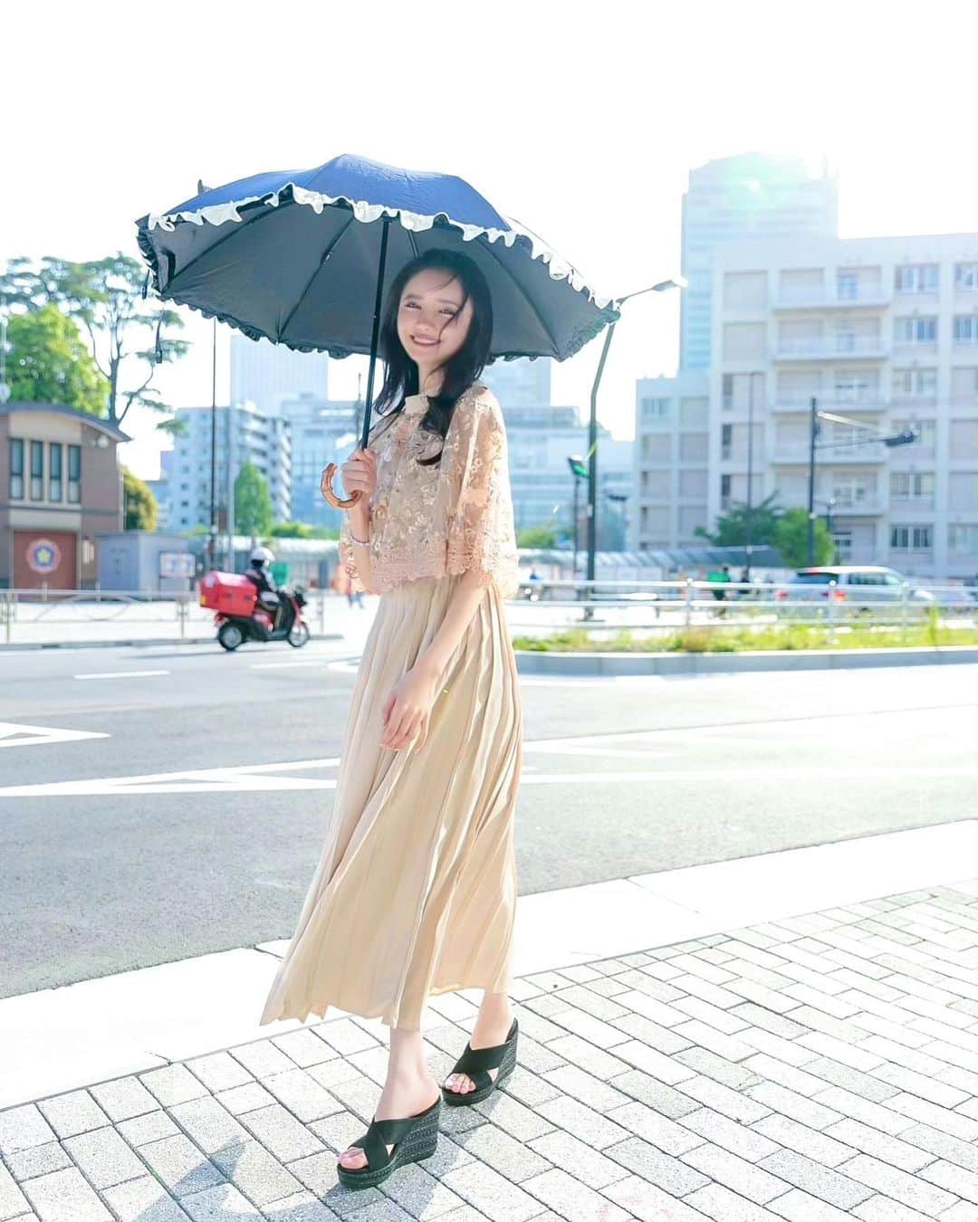 愛沢えみりさんのインスタグラム写真 - (愛沢えみりInstagram)「最近歩くのが大好きです♡気持ちい🍃」5月11日 22時47分 - emiri_aizawa