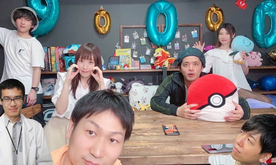 のインスタグラム：「ポケカチャンネル登録者さんが90000人突破🎊 やたーーー！！！！！  日頃からたくさんの応援ありがとうございます✨ この一年で微力ながらポケカ界やチャンネルを盛り上げることに貢献できただろうか… 本当にこのお仕事が楽しくてもはや趣味も兼ねているくらい…とても充実していて、全方位に感謝の毎日です。  一つの目標として掲げた登録者10万人突破、それに向けてまた励んでいきます！  YouTubeを通じてポケカの楽しさをお伝えしたり、対戦や商品紹介や新情報などプレイヤーの皆さんにとって役立つことを中心に発信していきますが、個人的にはチャンネルメンバーの皆の仲の良さだったり、それぞれ個人の面白い部分も好きになってもらえるといいなぁ…なんて思ったり… 皆めちゃくちゃ面白いんです！！！(ななぷるは笑う係) たまには変な動画も撮れたらいいなぁ💭  たまにイラストも頂くのですが、個人的に保存させてもらったりもしてます！皆さんからのリアクションが励みになっているので本当に嬉しすぎます。(サイズが最初の画像に統一されちゃうので、トリミングされてしまってすみません…) いつも見てニヤニヤしてます。ありがとうございます🙏❤  追記：イラストサイズ統一されてなかった！！！！！ 大丈夫なのもあるしトリミングされてしまってるのもある…どういうことなの…😭  #ポケカチャンネル #ポニータ石井 #ちゃんなつ #チカリータ #カイリュー新海  #ライチュ梅川 #ikki #ななっぷる #ありがとう」