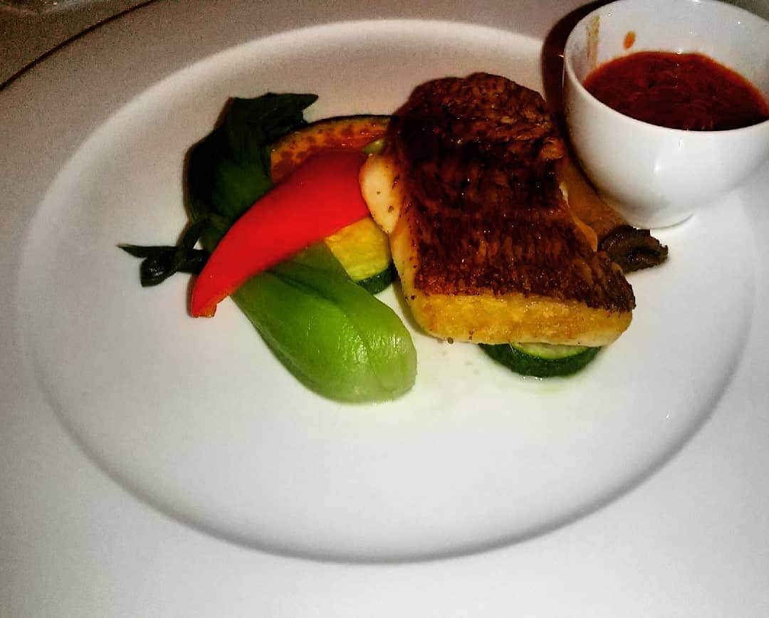 松坂南さんのインスタグラム写真 - (松坂南Instagram)「この日。鮭を頼んだのに真鯛が来た日💦  そんなミスあるー？w  勿論、おとなしく食べました（笑） フードロスにしたくないしね(^^;」5月11日 23時47分 - minami_matsuzaka