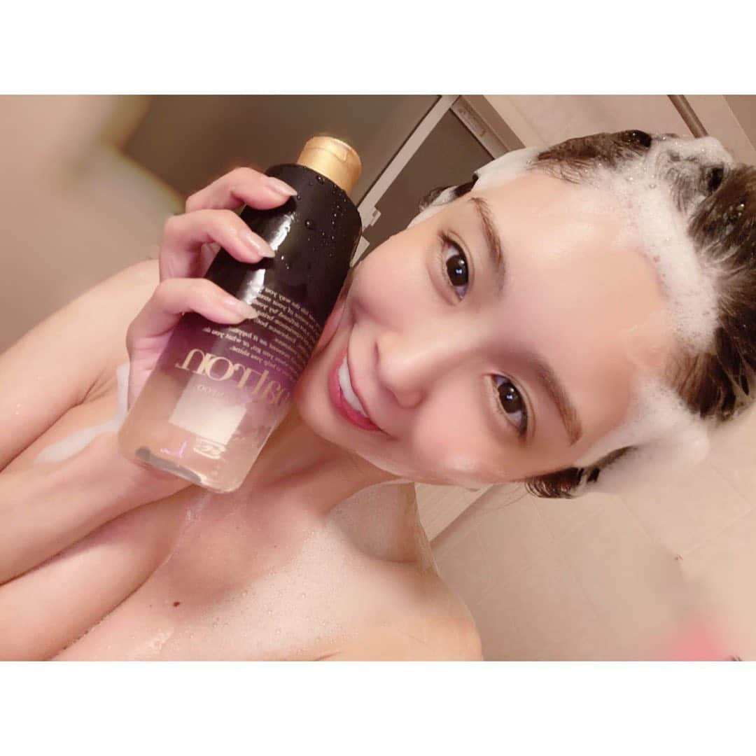 三宿菜々さんのインスタグラム写真 - (三宿菜々Instagram)「ずっと愛用させてもらってます💜 @patron.tokyo のシャンプー🧴  企業のイメージを損なわないように えっちな写真は２枚目に隠します  #頭皮ケア #おうちでヘッドスパ #patron #髪質改善 #pr」5月12日 1時01分 - mishuku_nana