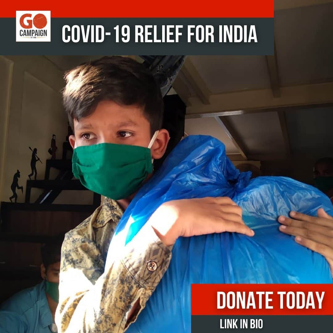 トーランス・クームスのインスタグラム：「As the crisis in India worsens every day, they are in desperate need of PPE, oximeters, food to families in need (including in the largest slum of Dharavi), daily health checks, homeschooling for children so they can continue their education and access to vaccinations.  I’m grateful to be a GO Campaign Changemaker especially now, because GO has been working directly with grassroots organizations in India for over 8 years and is turning donations into quick and immediate lifesaving aid.  I hope you’ll join me and my friends at GO Campaign to bring immediate relief to families there today. The link to make a donation is in my bio. Every single dollar is making all the difference to a child. ❤」