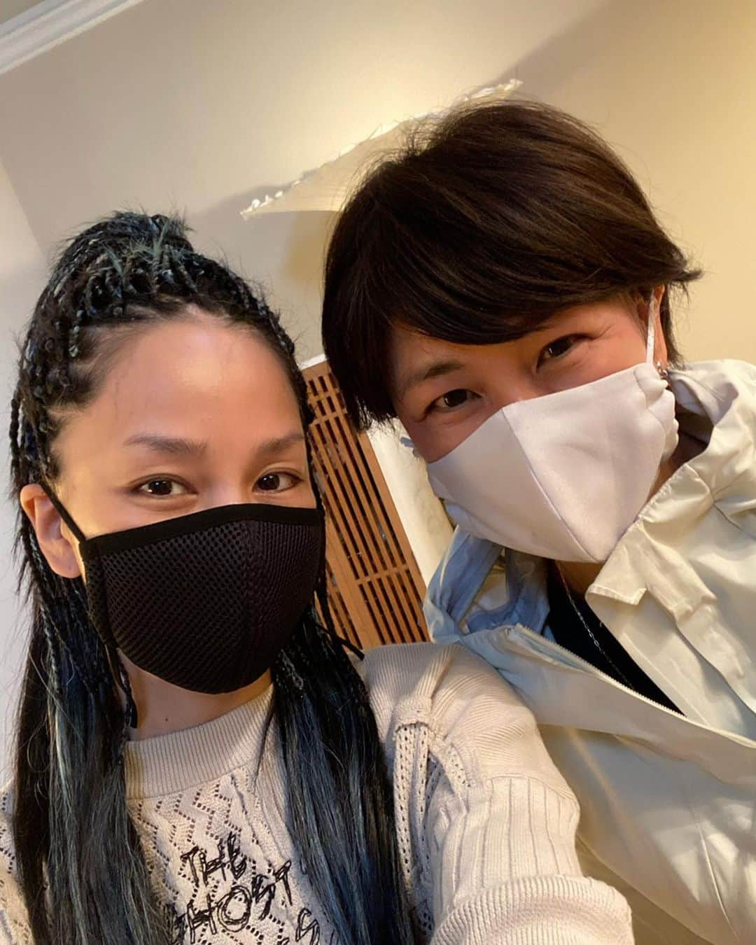 中島美嘉さんのインスタグラム写真 - (中島美嘉Instagram)「. @shihoko_haginoさんとは 19歳くらい？から 仲良し！ニャンコ仲間 ドンナはディオとダータの娘 最初は萩野さん宅に いたので よく会いに行ってたなぁ こないだ久しぶりに会いに 来てくれました❤︎  @shihoko_hagino #ドンナ #萩野志保子 #アナウンサー #声優 #ニャンコ友達 #ありがとう」5月12日 15時38分 - mikanakashima_official