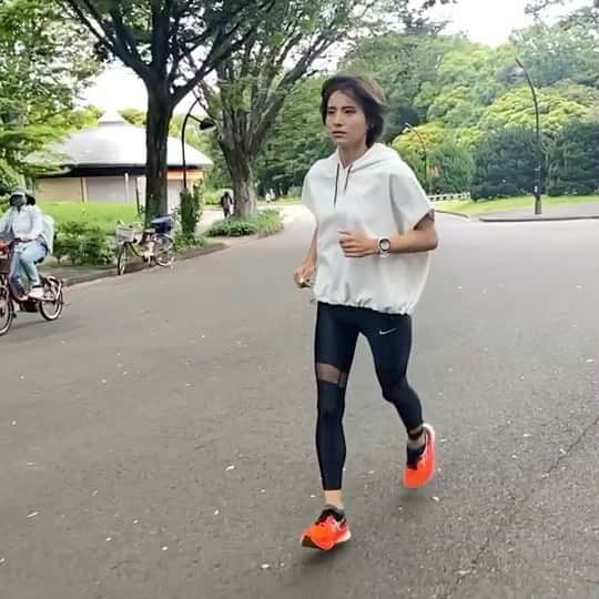 佐野千晃のインスタグラム：「昨日のパーソナルは走る動作までいけないぐらいたくさん改善点が見つかってしまった_(:3 ⌒ﾞ)_﻿ ﻿ 細かいところまで見てわかりやすく教えて貰えるのとってもありがたい。﻿ ﻿ 蹴り出しの時内側にぐいって入ってるの直したいし意識してるのにうまくいかない。﻿ ﻿ 腹筋と脹脛がバキバキに筋肉痛で辛い。﻿ ﻿ 着地が上手くなればもっともっと速くなれるってポジティブに考えよう！﻿ ﻿ #run #running #marathon #フルマラソン #マラソン #マラソン女子 #人生自由自在 #走る女子 #ファッション #ウェア #楽しく走る #ランニング #ジョギング」