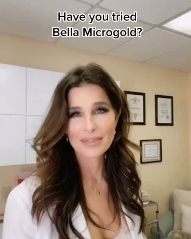 のインスタグラム：「“Soap” chops always come in handy for skin drama! Love Youuuu @annaguanchemd for always coming to my skin’s rescue!♥️ #bellamicrogold I have a new TicTok  @evalarue143 if anyone is interested 😜」
