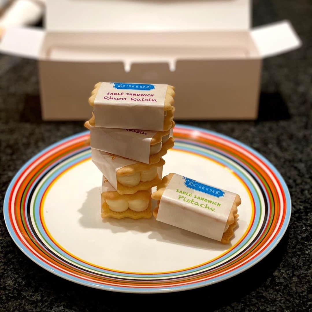 のインスタグラム：「バターサンド❣️ Butter sandwiches 😊  #スイーツ #プチサイズで可愛いから重ねてみた #プチサイズ  #japanesesweets  #buttersandwich」