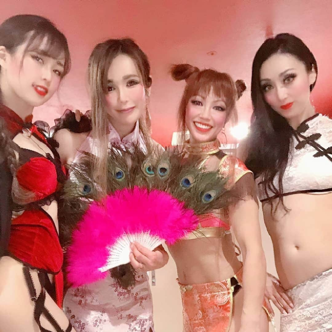 Loxyさんのインスタグラム写真 - (LoxyInstagram)「chinese🇨🇳 中国行った時のあるあるネタはいつも盛り上がります。（笑） 🇨🇳🇨🇳🇨🇳🇨🇳🇨🇳🇨🇳🇨🇳🇨🇳🇨🇳🇨🇳🇨🇳🇨🇳🇨🇳🇨🇳🇨🇳🇨🇳 🔥は消火されました🧯火の用心🧯🔥  @tokyopartytime_japanesedancers PARTY TIMEでは、写真撮影以外の時間は、ショータイム中も含め、マスク着用と、こまめな手の消毒を必須にしております🌟﻿ 少しでも安心して遊べる場となるよう、マスクご着用の上ご来場お願い致します  換気対策も万全！空気清浄機フル稼働！ 検温🌡️＆消毒🙌💧も実施中!  🇯🇵🇯🇵🇯🇵🇯🇵🇯🇵🇯🇵🇯🇵🇯🇵🇯🇵🇯🇵  🗾🗾🗾🗾🗾🗾🗾🗾🗾🗾🗾🗾🗾🗾🗾🗾🗾🗾🗾🗾🗾🗾🗾#dancer#showdancer #gogodancer #followme  #photography  #instagood #likeallforall」5月12日 10時07分 - dancerloxy