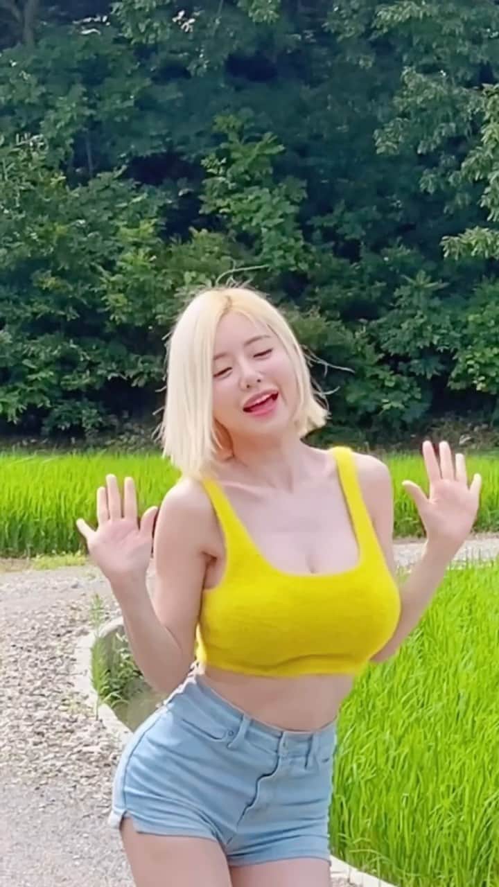 Dj Sodaのインスタグラム：「벼야 잘 자라라🌾농촌댄스💚」