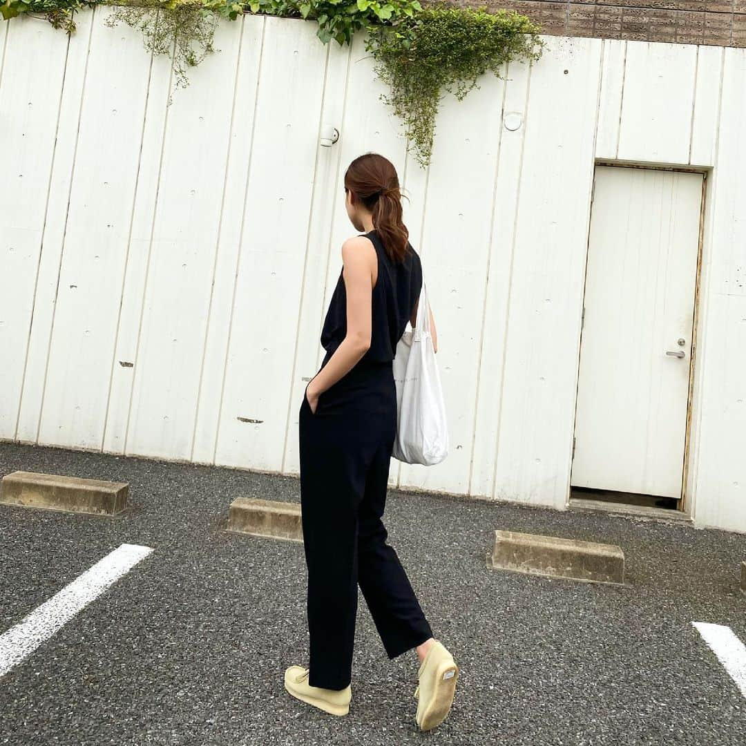 Karanのインスタグラム：「大好きなクラークス メープルの気分😚  #clarkswallabee  #クラークスワラビー @clarksoriginals  シールついたままだった🥲🤭」