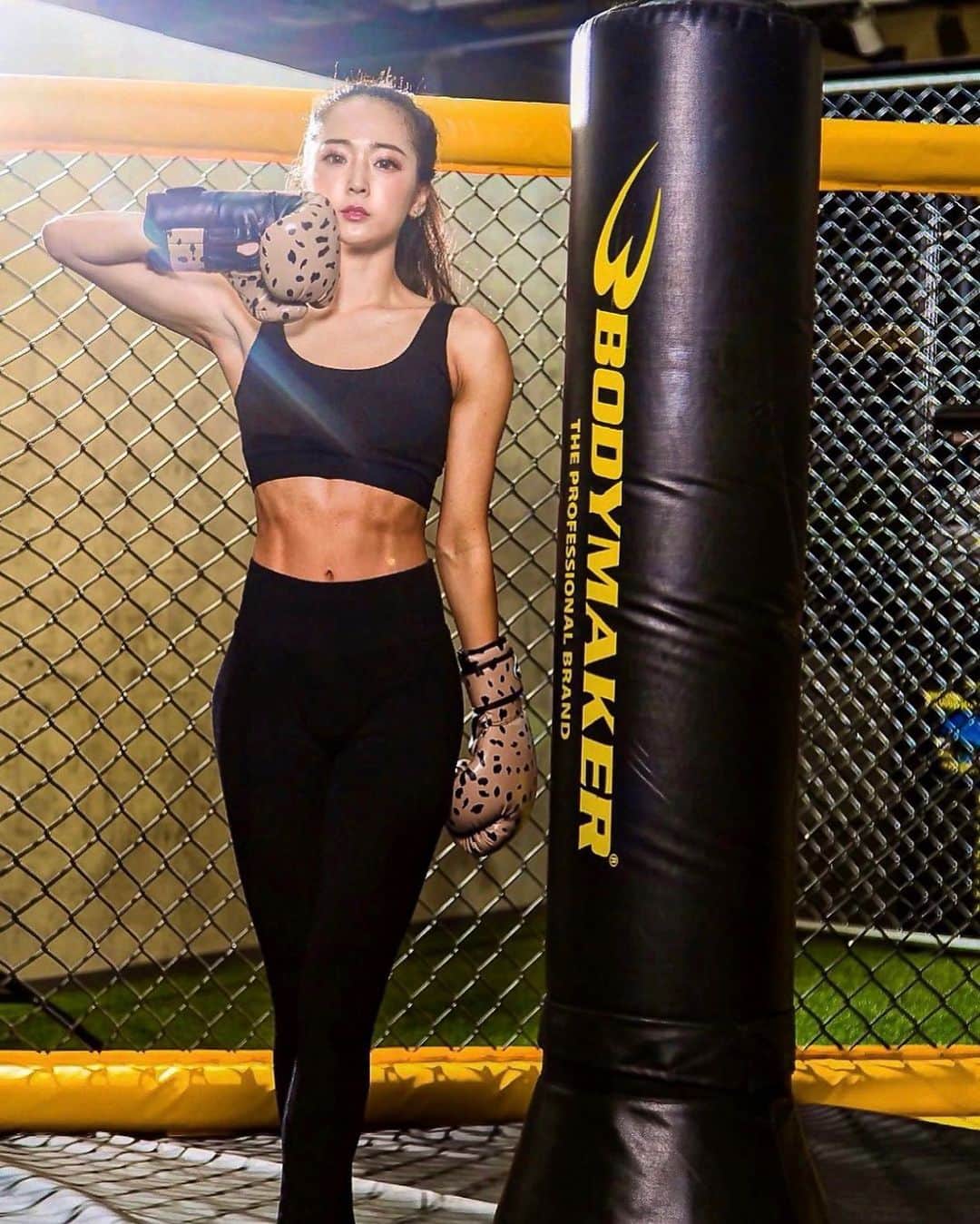 藤井明恵さんのインスタグラム写真 - (藤井明恵Instagram)「🔥🥊 @bodymaker  @bodymaker_women  . 𝙬𝙚𝙖𝙧  @myungselectsports  . . #fitnessmodel #korean #training #bodymaker #boxing #fitness」5月12日 17時56分 - myunghae.k314