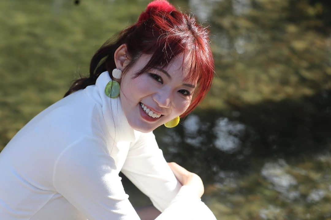 内田有理さんのインスタグラム写真 - (内田有理Instagram)「池に鯉がいるよ〜 もはやタートルネックが暑い季節にアップする私。」5月12日 19時49分 - yuriuchida1018