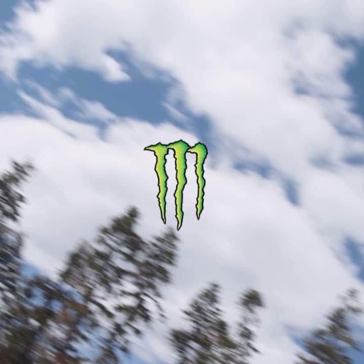 のインスタグラム：「😶@monsterenergy I,m very happy to be able to video .Everyone was really cool. #snowcats #monsterenergy #monster  Thank you 🙏」