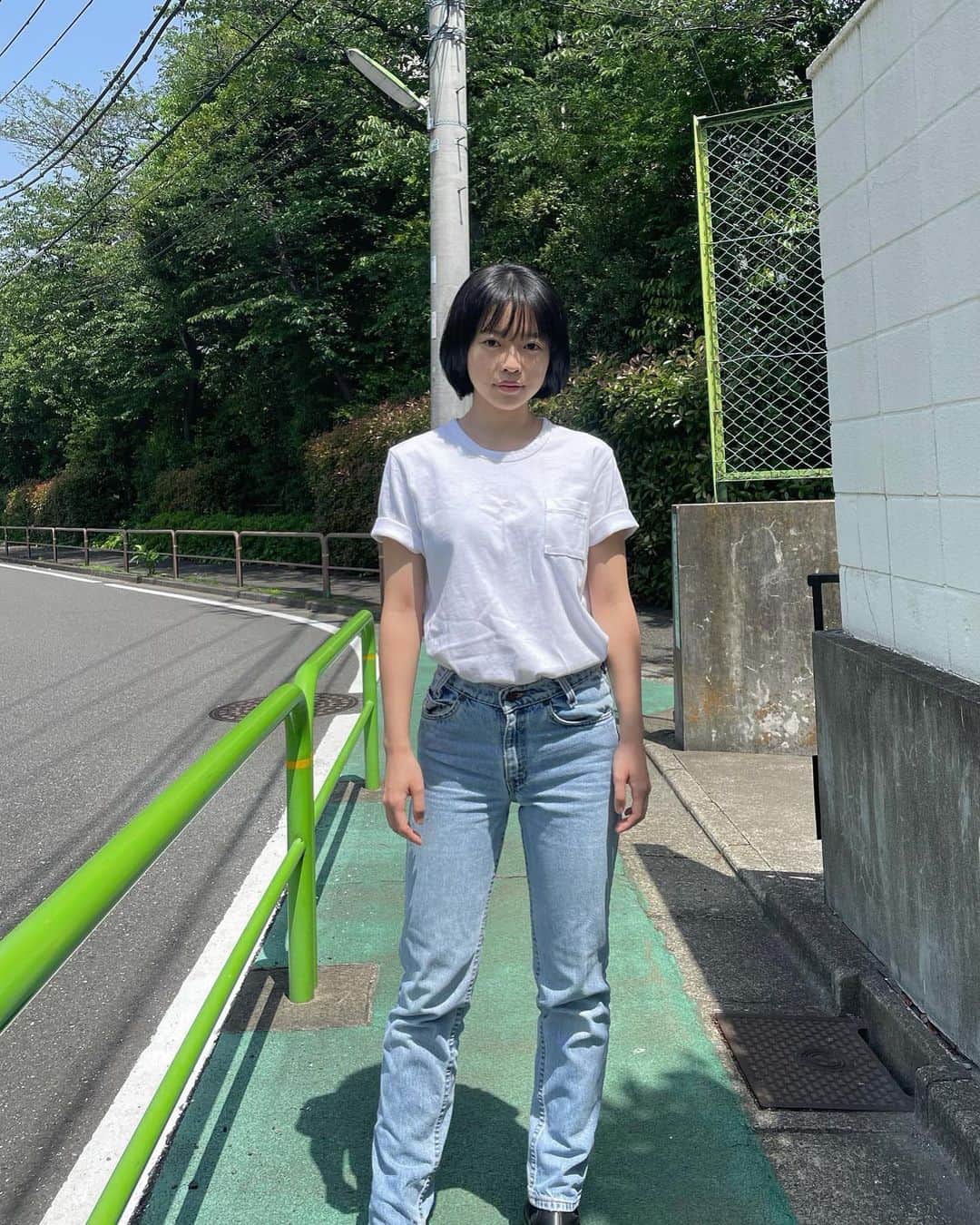 東咲月のインスタグラム：「٩( 'ω' )و  以前NYのスリフトで出会ったLevi's student 505。 普段W24だけどこれはW26でぴったり!!!であの感動を今でも覚えてます。サイズ大切。 #服楽しいです」