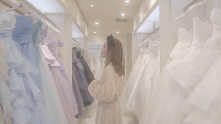 MACOのインスタグラム：「𝙻𝙾𝚅𝙴 𝙴𝚅𝙴𝚁 𝙰𝙵𝚃𝙴𝚁✨🤍🌼  デビュー7周年記念のSpecial Liveを 埼玉・福岡の結婚式場で開催決定です💐✨  6月27日(日) 埼玉 7月10日(土) 福岡  万全の感染予防対策をして お待ちしております⛪️✨  #MACO #LOVEEVERAFTER #7周年 #SpecialLive #詳細はハイライトへ」
