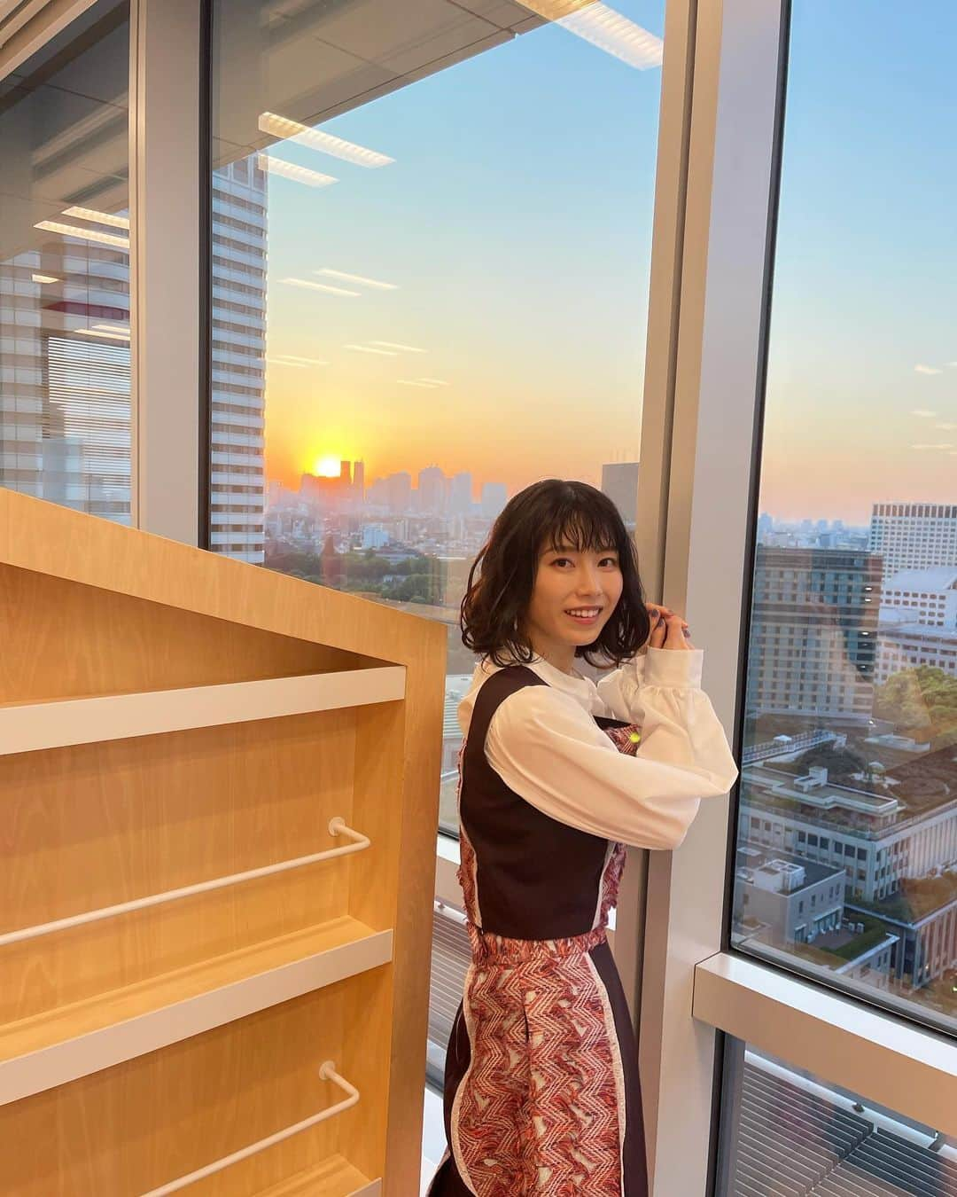 横山由依のインスタグラム：「今日も一日お疲れ様でした☀️」