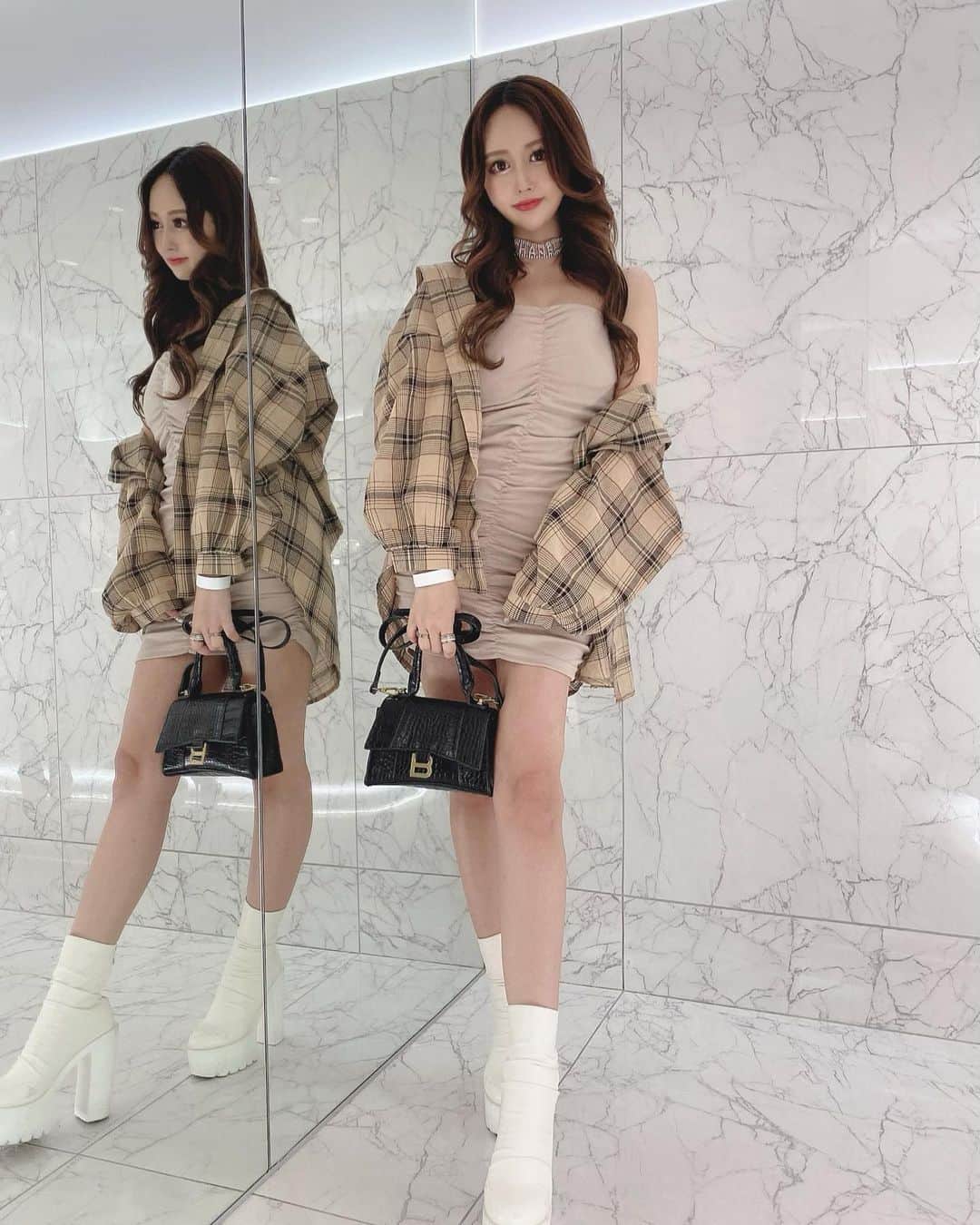 のインスタグラム：「. . #fashion 💗💗💗💗 . @selectshopmaryluce の ワンピとシャツのセット👔♡ . . . ワンピはピタッとタイプで 体のラインがしっかりでるの🍑♡ . シャツで合わせて少しカジュアルに🥰💗 . . . #tknc #tknightclub #club #shibuya #nightclub #party #tokyoclub #shibuyaclub #nightlife #渋谷 #渋谷クラブ #渋谷カフェ #渋谷ランチ」