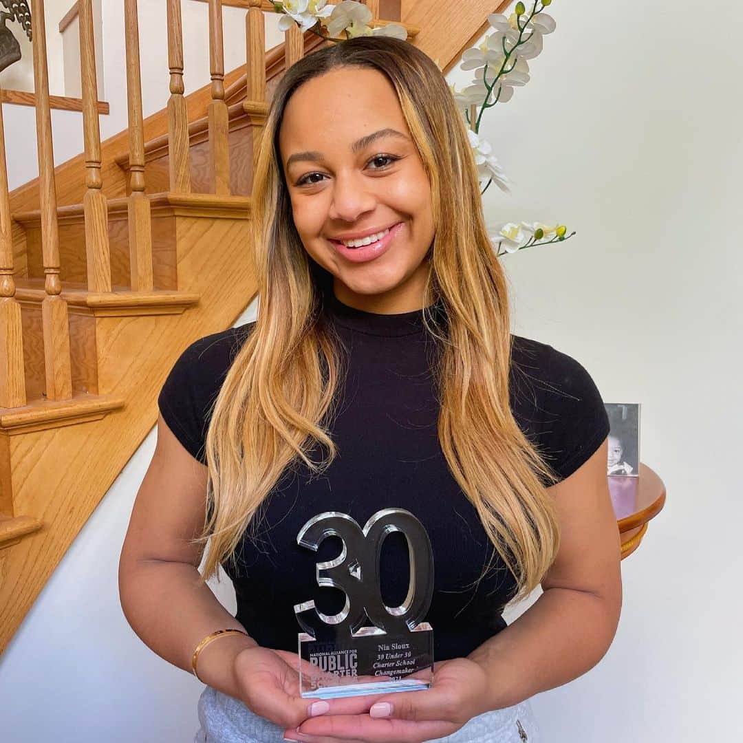 Nia Sioux Frazierさんのインスタグラム写真 - (Nia Sioux FrazierInstagram)「I’m so excited to be recognized as one of the 30 Under 30 Changemakers Awarded by the National Alliance for Public Charter Schools. I feel so blessed and am grateful for my wonderful education that got me to where I am today 🙏🏾」5月13日 2時30分 - niasioux