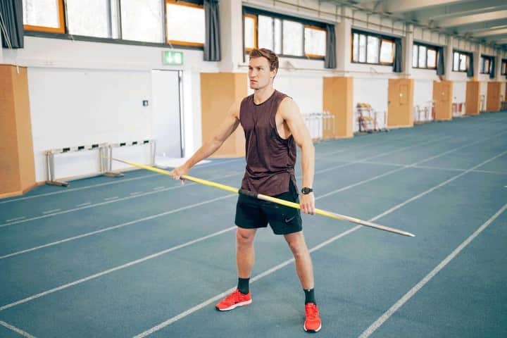 トーマス・レーラーのインスタグラム：「Just whirling around a bit 🤨 #mobility #shouldermobility #javelin #trackandfield」